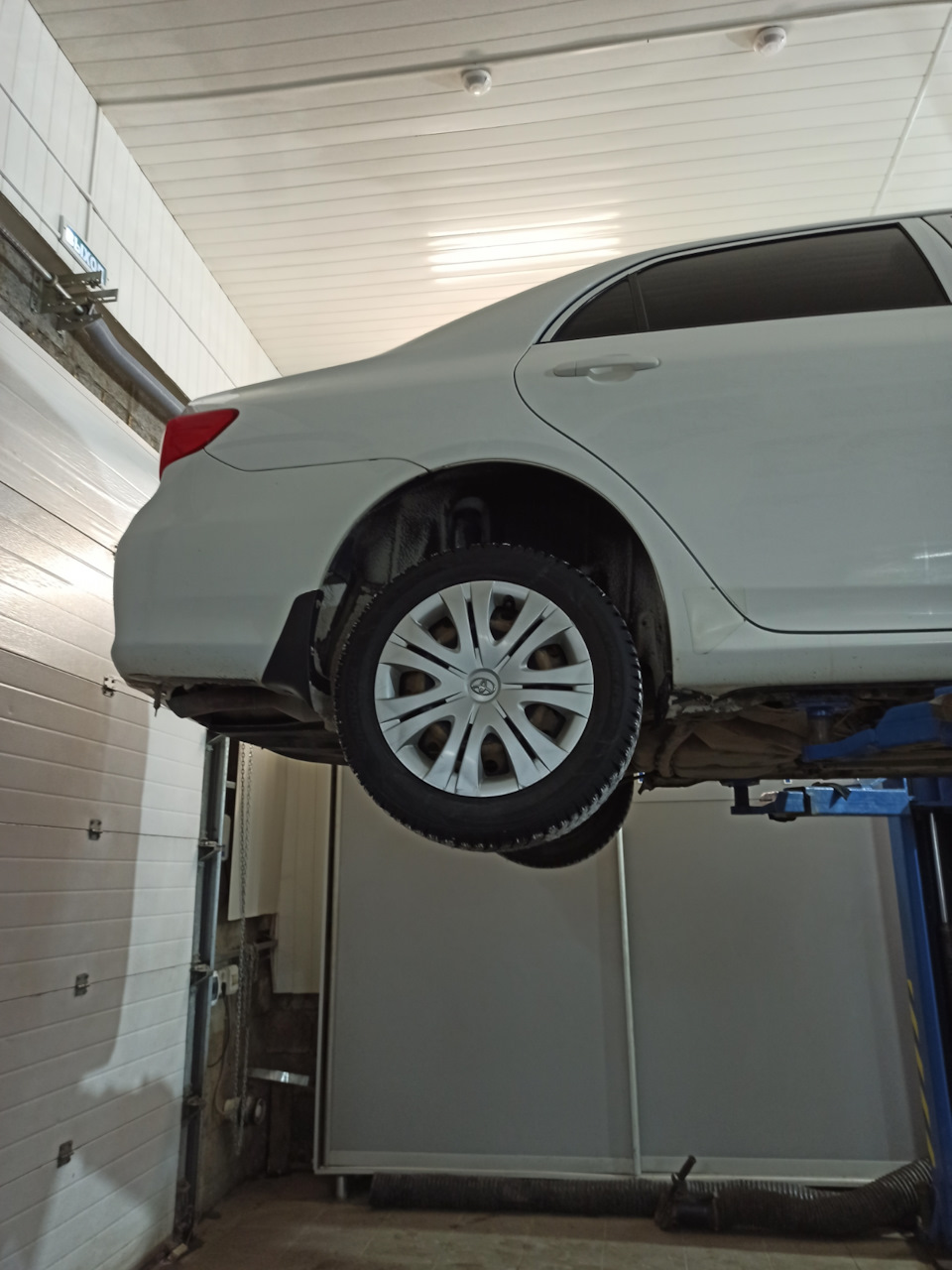 ТО…Пробег 130300 км. Лукойл Genesis 5W-30 — Toyota Corolla (140/150), 1 ...