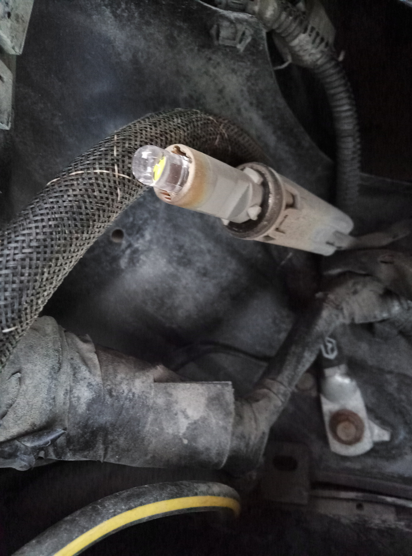 Замена светодиодов в габаритных огнях — Mitsubishi Lancer X, 2 л., 2008 ...