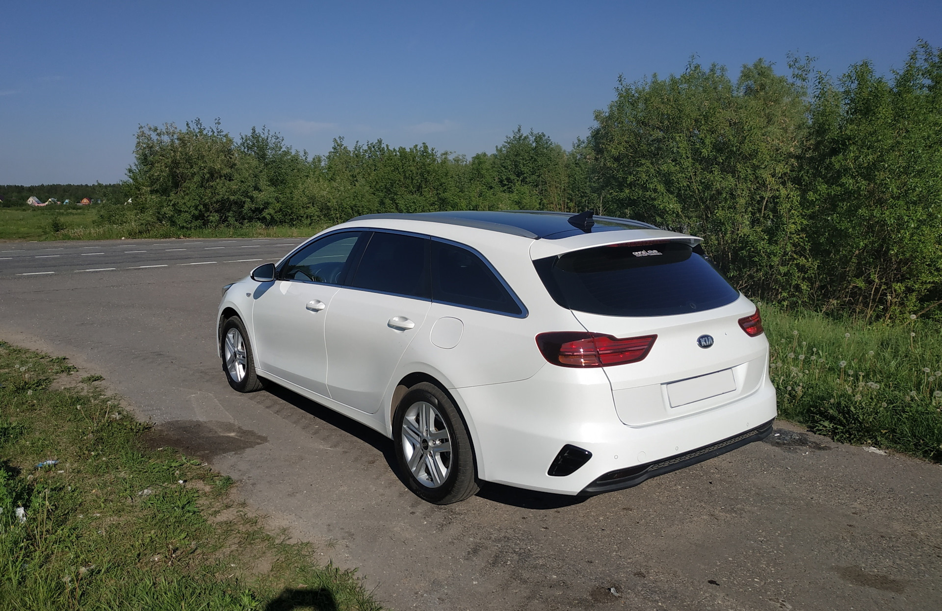 Kia Ceed SW 2020 С панорамной крышей