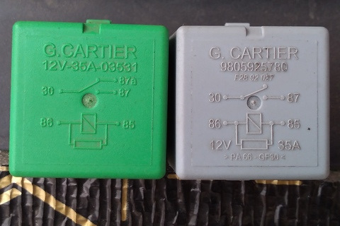 Реле 6547.TX (слева) и 9805925780 (справа) 