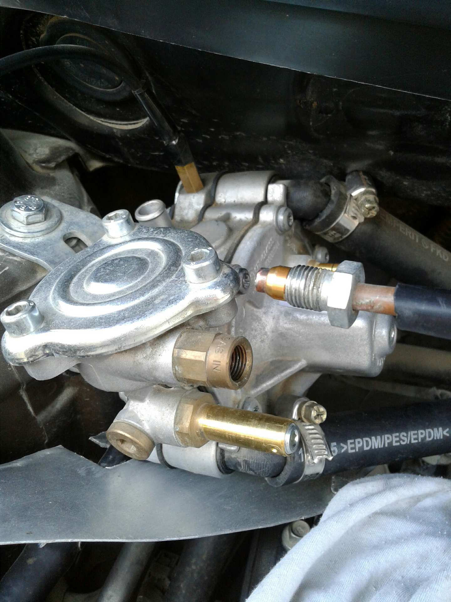 Замена ремкомплекта газового редуктора tomasetto — KIA Rio (3G), 1,4 л ...