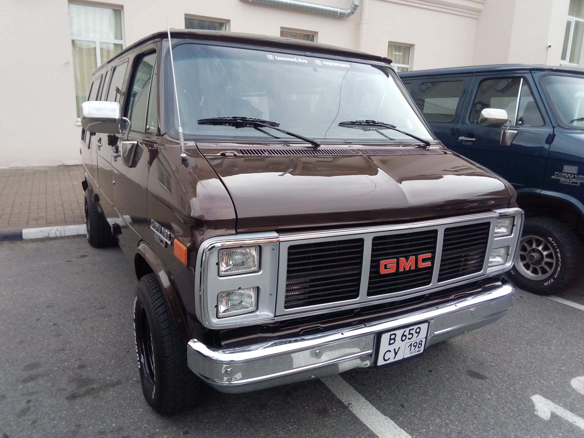 Chevrolet chevy van 2020