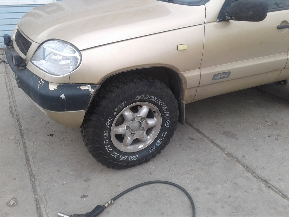 Новые Колеса — Chevrolet Niva (1G), 1,7 л, 2004 года | шины | DRIVE2