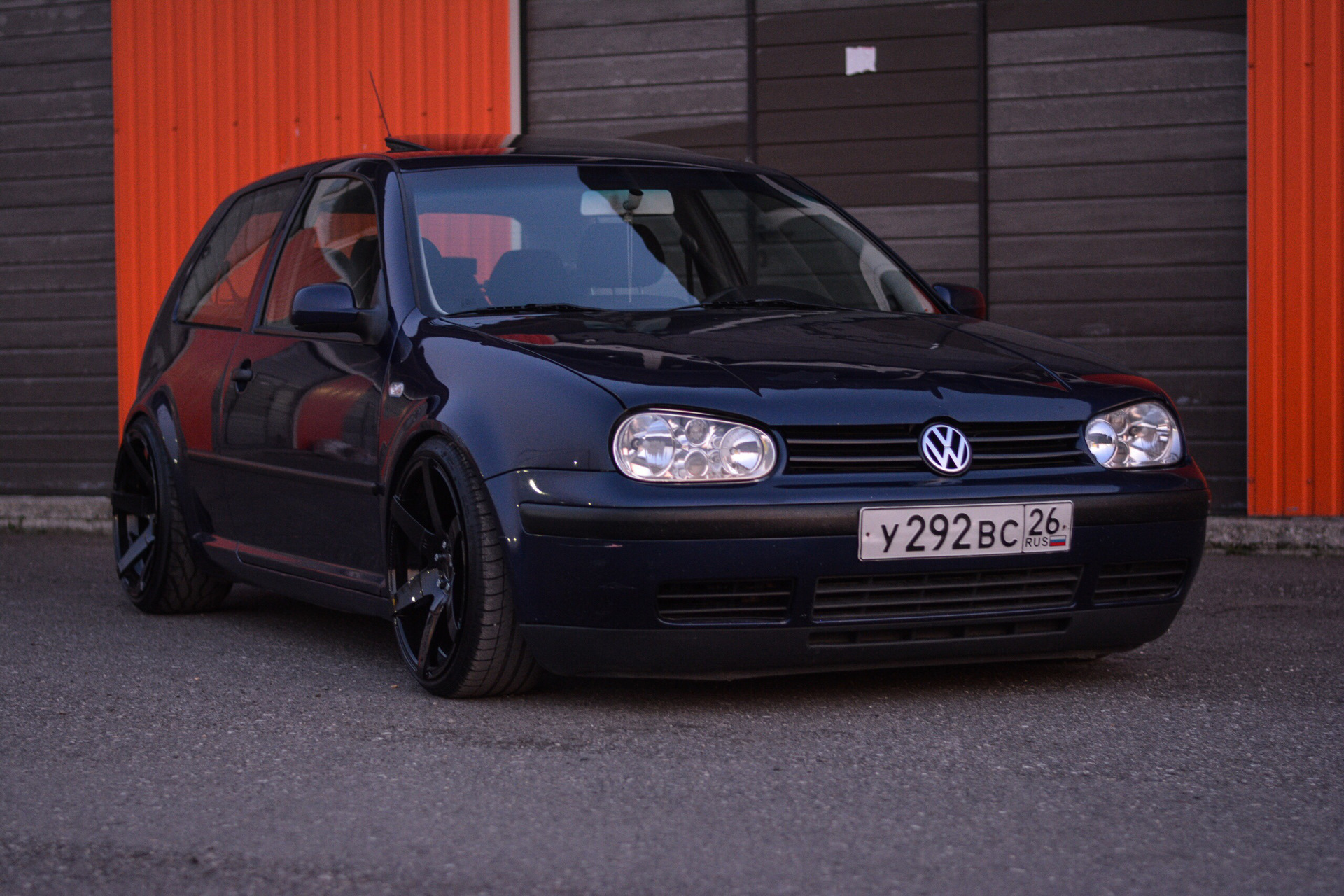 Volkswagen Golf 4 купе черный