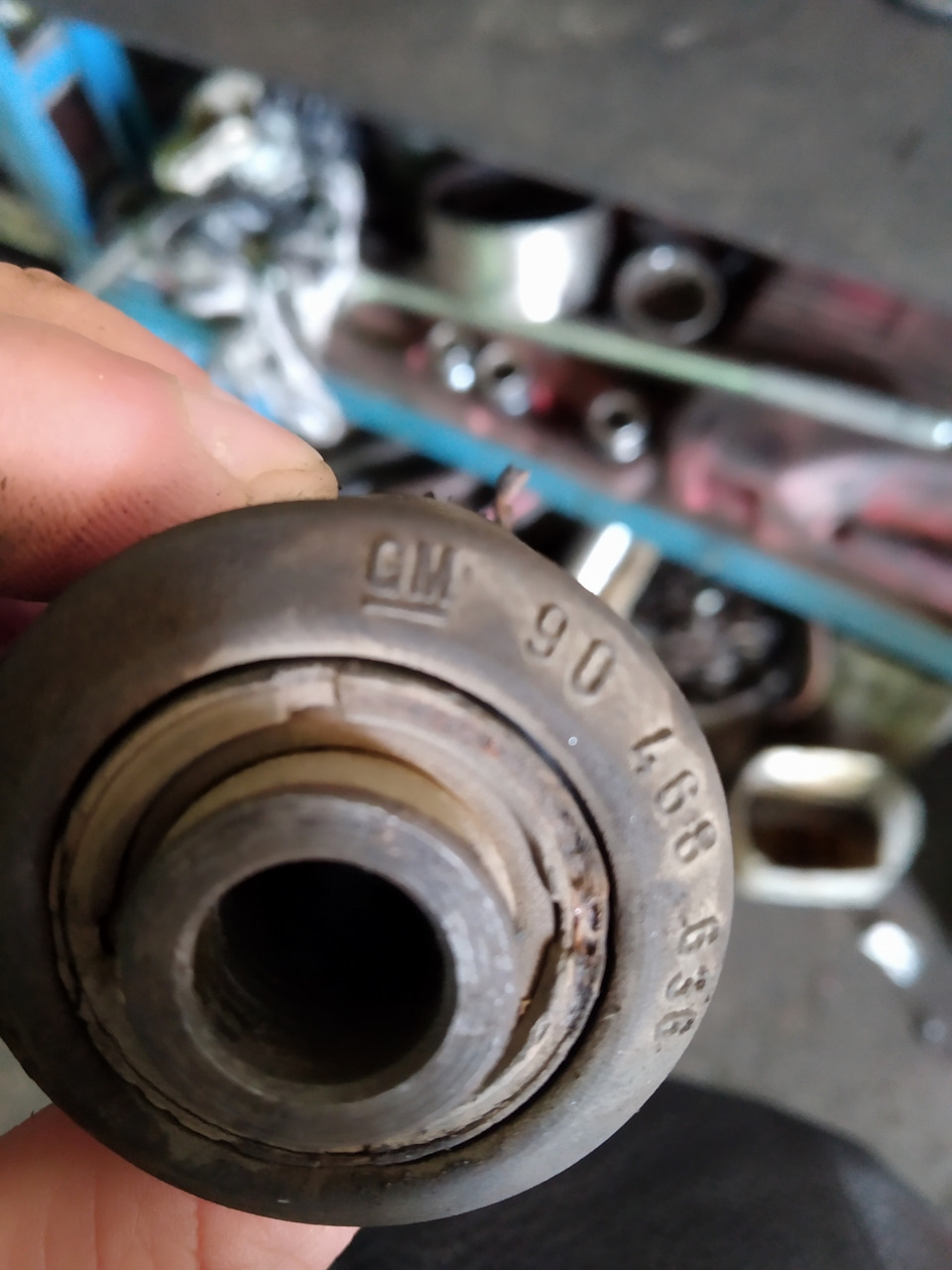 Заменил сайлентблоки рычагов. — Opel Astra G, 2,2 л, 2003 года | своими ...