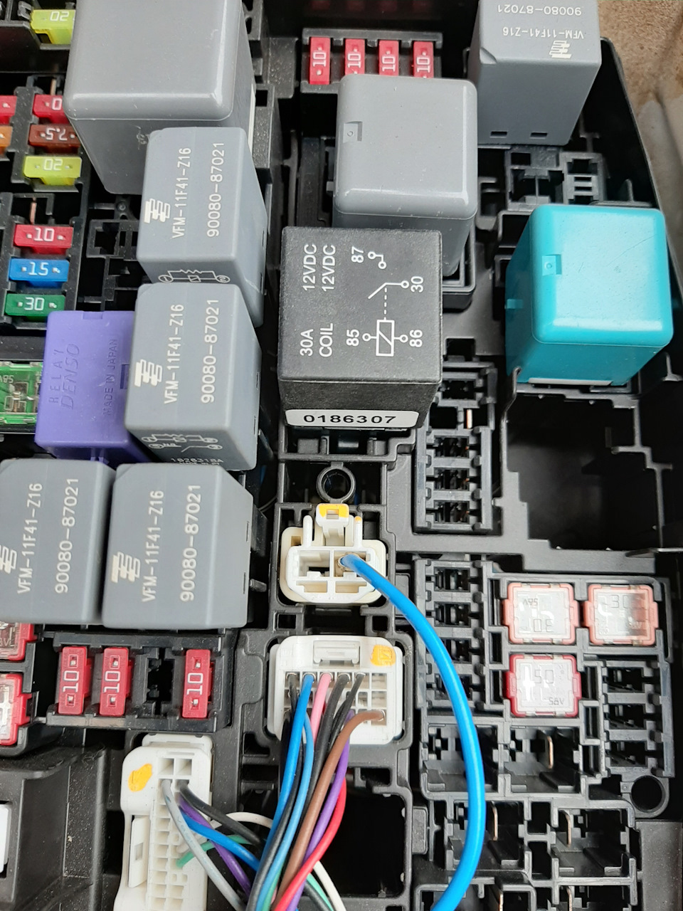 Реле плавного розжига фар Украина. — Toyota Corolla (160), 1,6 л, 2013 ...