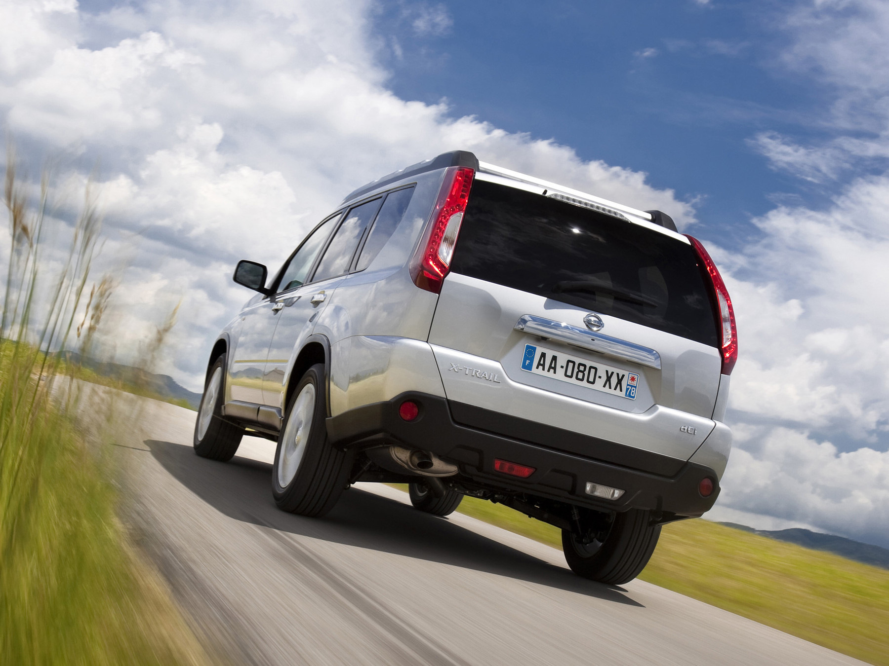 Писк сзади nissan x trail t31