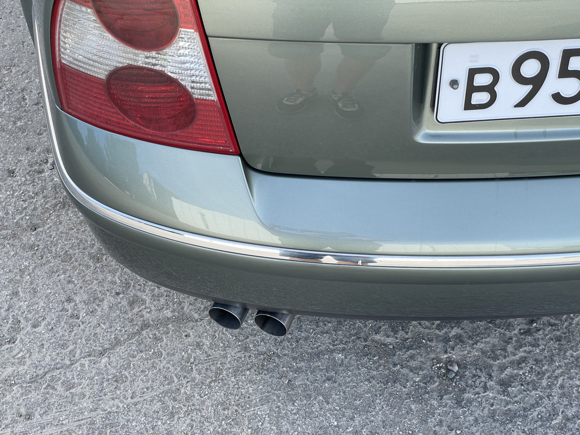 Выхлопные трубы (стайлинг) — Volkswagen Passat B5, 1,8 л, 2001 года ...