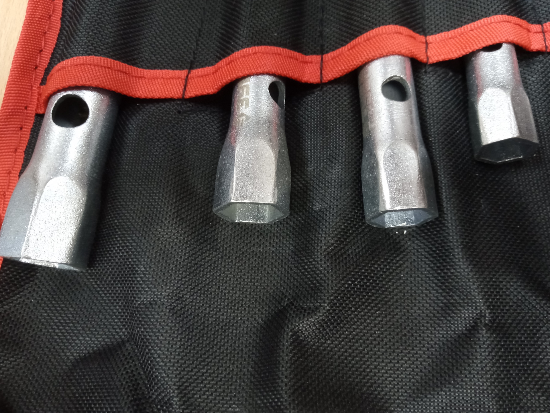 Накладки на ограничители дверей. Трубчатые ключи Зубр — Lada Калина ...