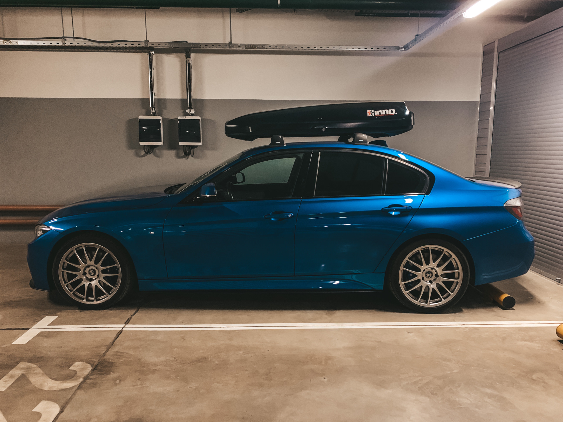 Автобокс Inno New Shadow 14 — BMW 3 series (F30), 2 л, 2018 года ...