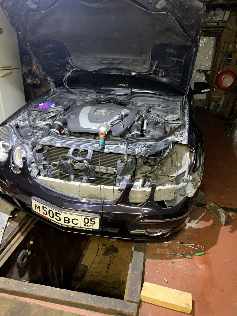 Новая крышка фар — Mercedes-Benz E-Class (W211), 3,5 л, 2006 года ...