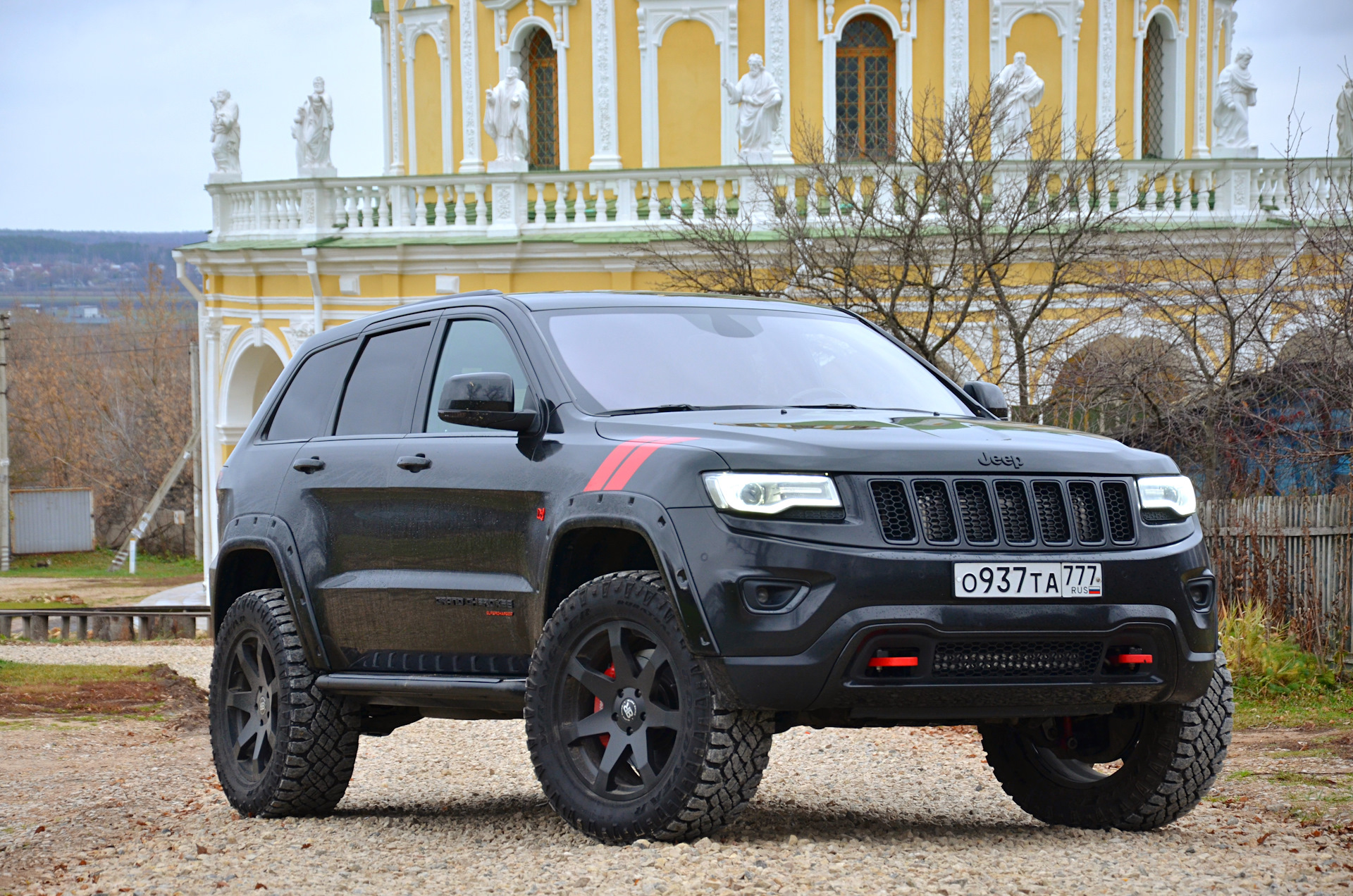 Jeep Grand Cherokee WK красный