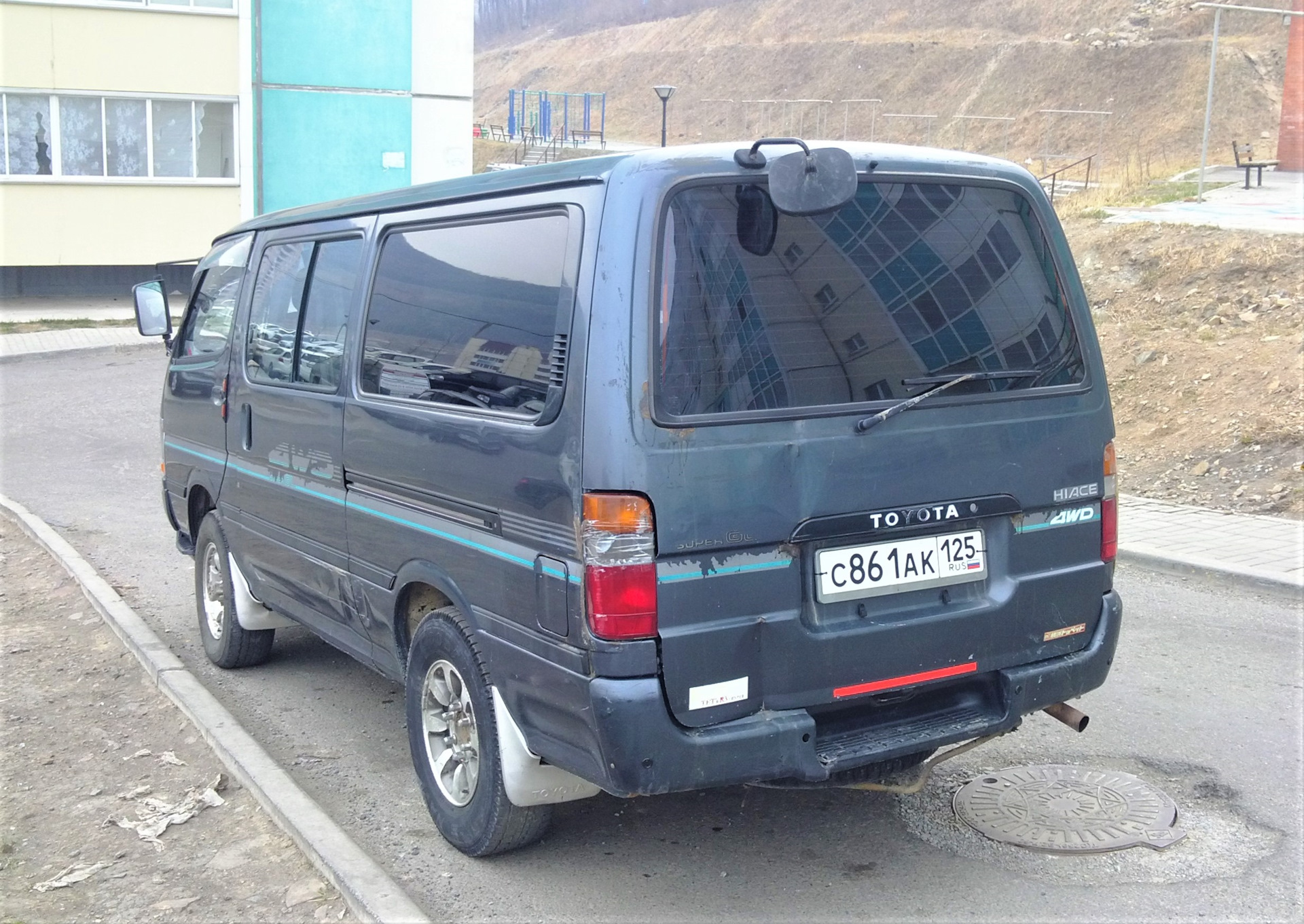 Авторынок микроавтобус. Toyota Hiace h100 4wd.