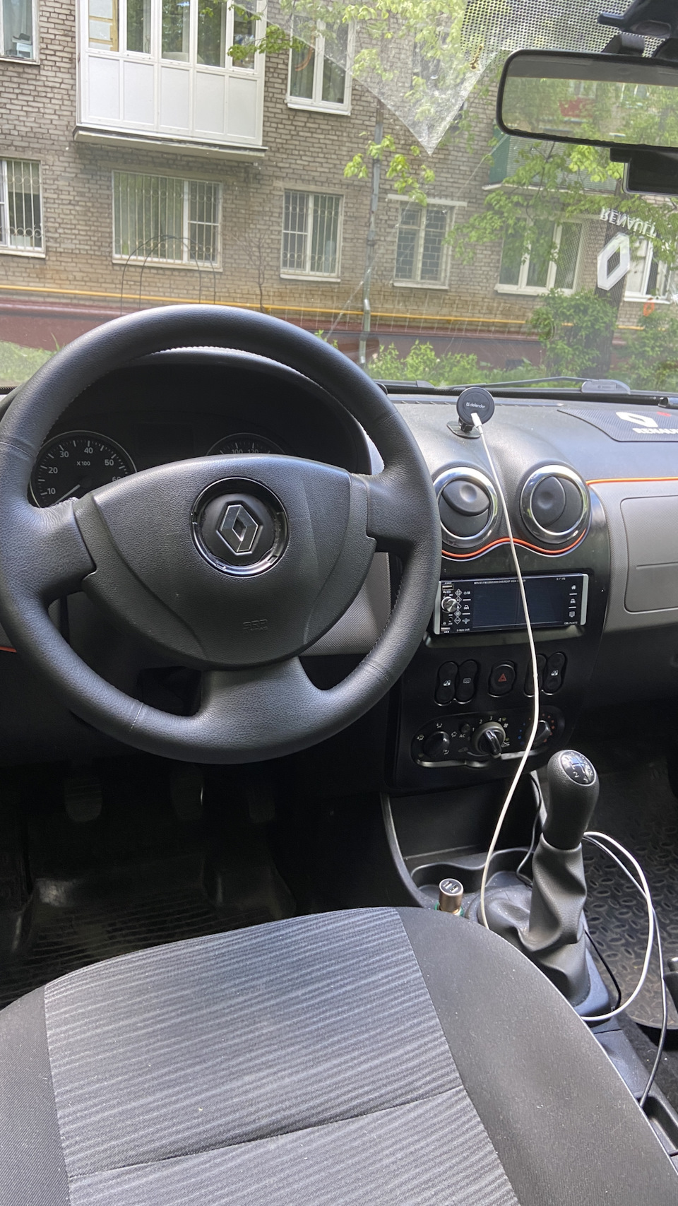 Фото в бортжурнале Renault Logan (1G)