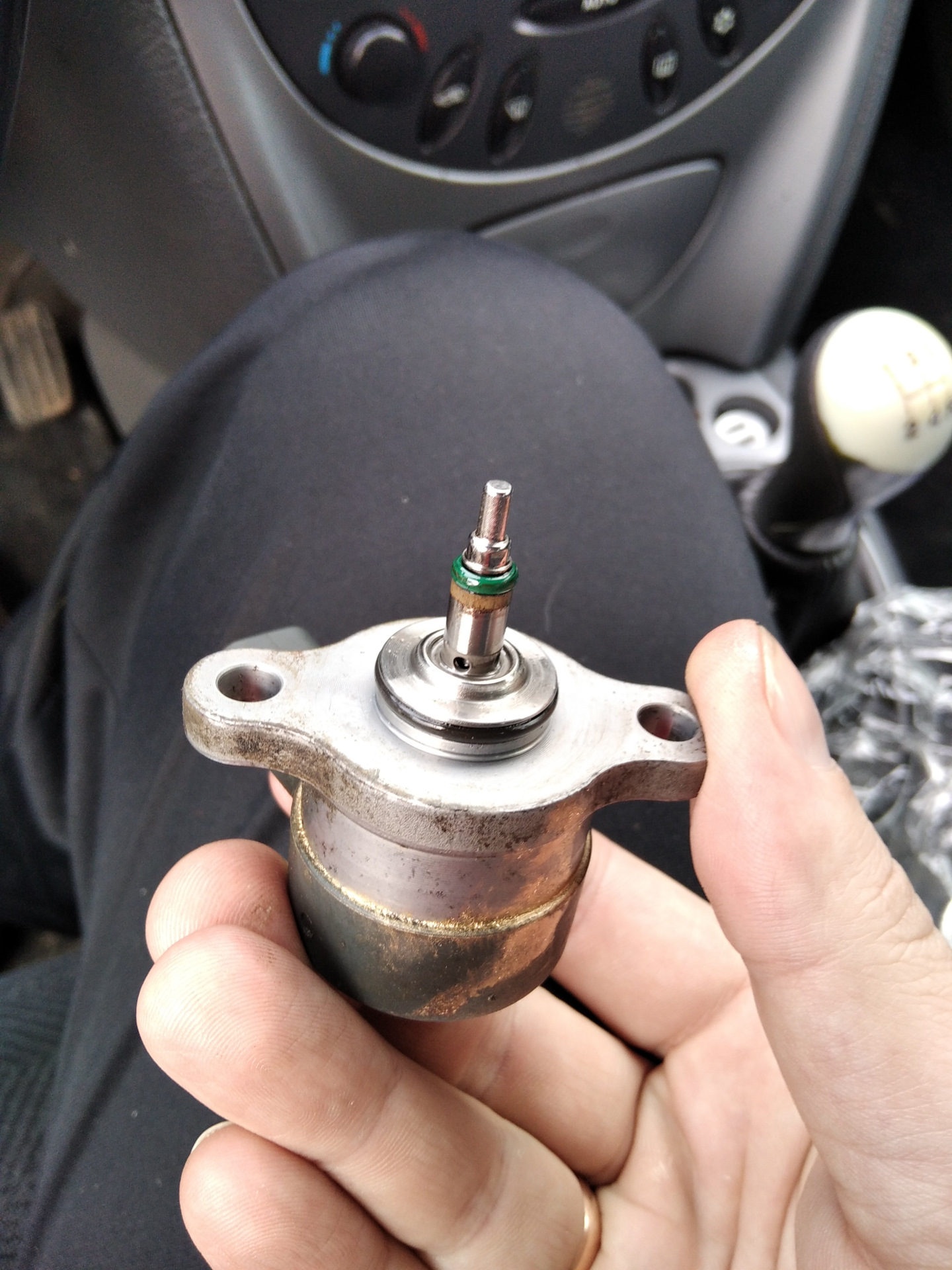 Регулятор давления топлива с загаром))) — Citroen C5 (1G), 2 л, 2001 ...