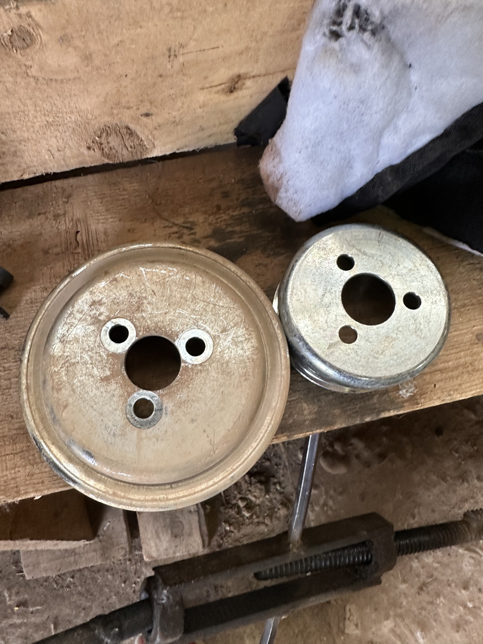 Сравнение шкивов — Chevrolet Niva GLX