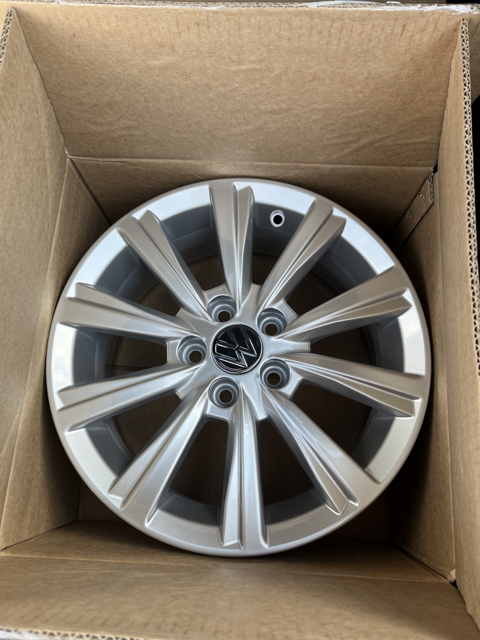 КИК КС 937 — Volkswagen Polo liftback, 1,6 л, 2020 года | колёсные ...
