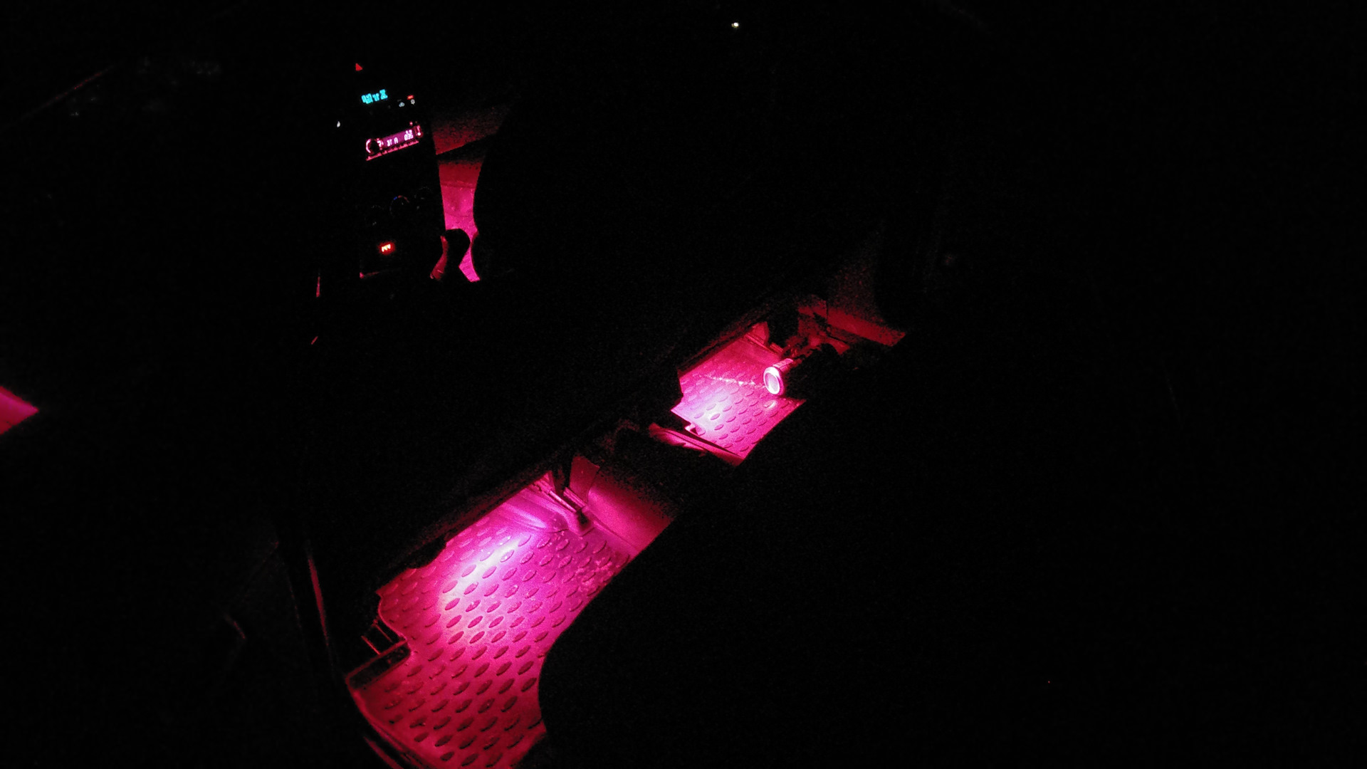 Подсветка мазда сх5. Подсветка ног ВАЗ 2109. Подсветка ног в зеркала Мазда сх5. Подсветка ног Mazda Demio 2008. Подсветка ног Приора 1.