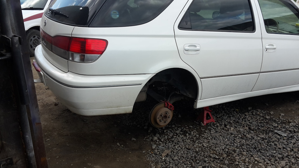 Прокачка задних стоек. — Toyota Ardeo (V50), 2 л., 1999 года | своими ...