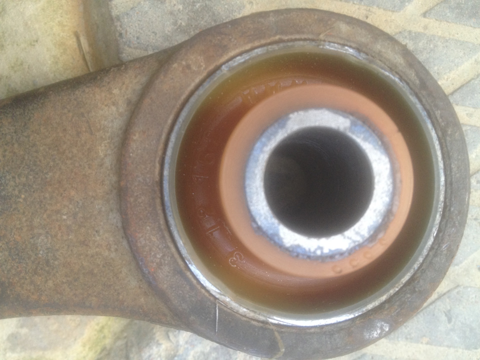 Замена сайлентблоков редуктора — Mitsubishi Carisma, 2 л, 1997 года ...