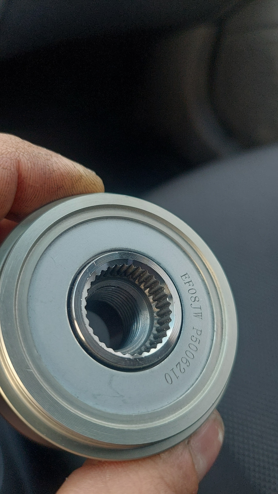 Пежо-408, HDi 1.6 дизель. Натяжитель сервисного ремня. Обгонная муфта ...