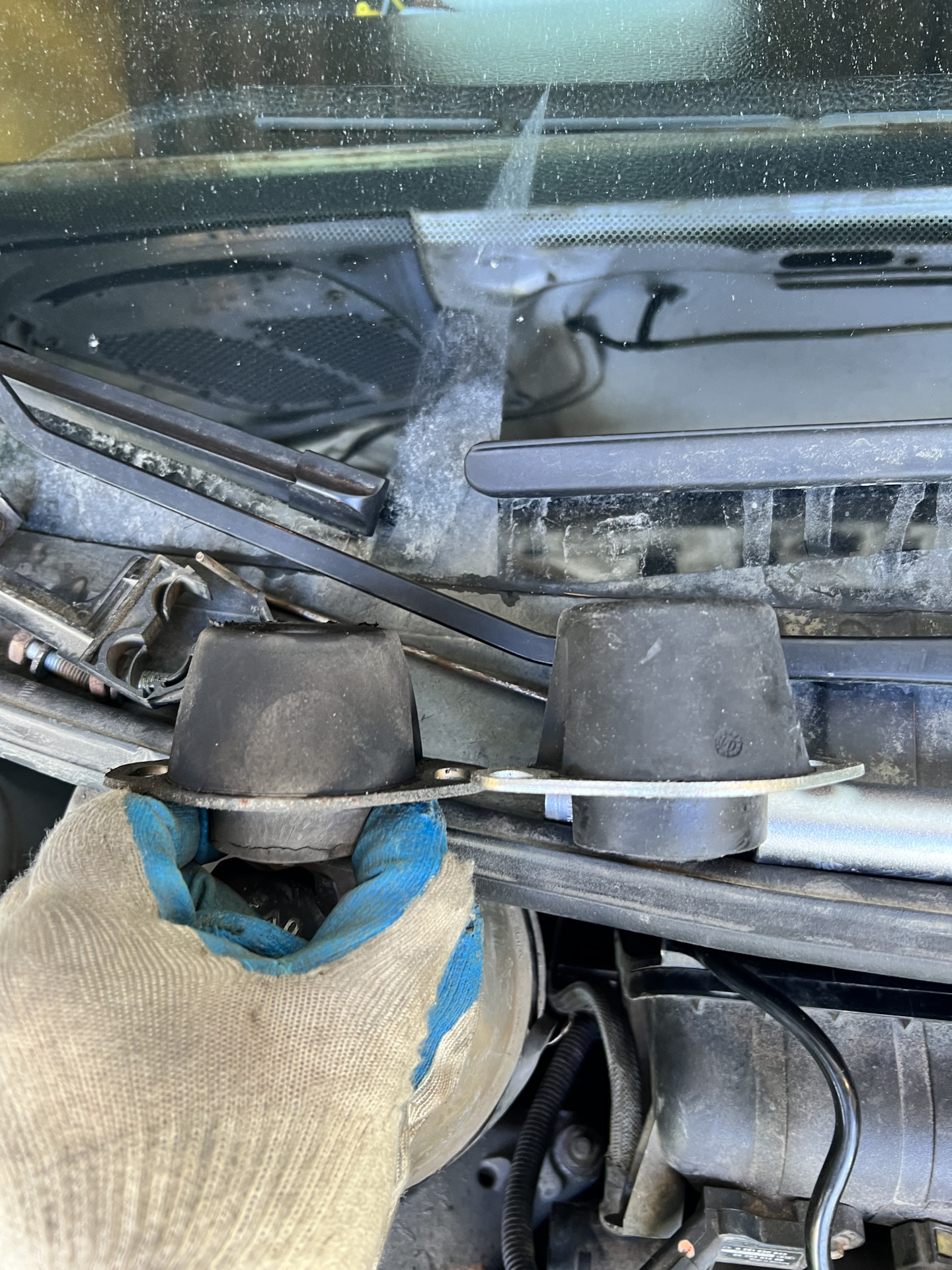 Замена подушек двигателя 💪 — Peugeot 206, 1,4 л, 2005 года | поломка ...