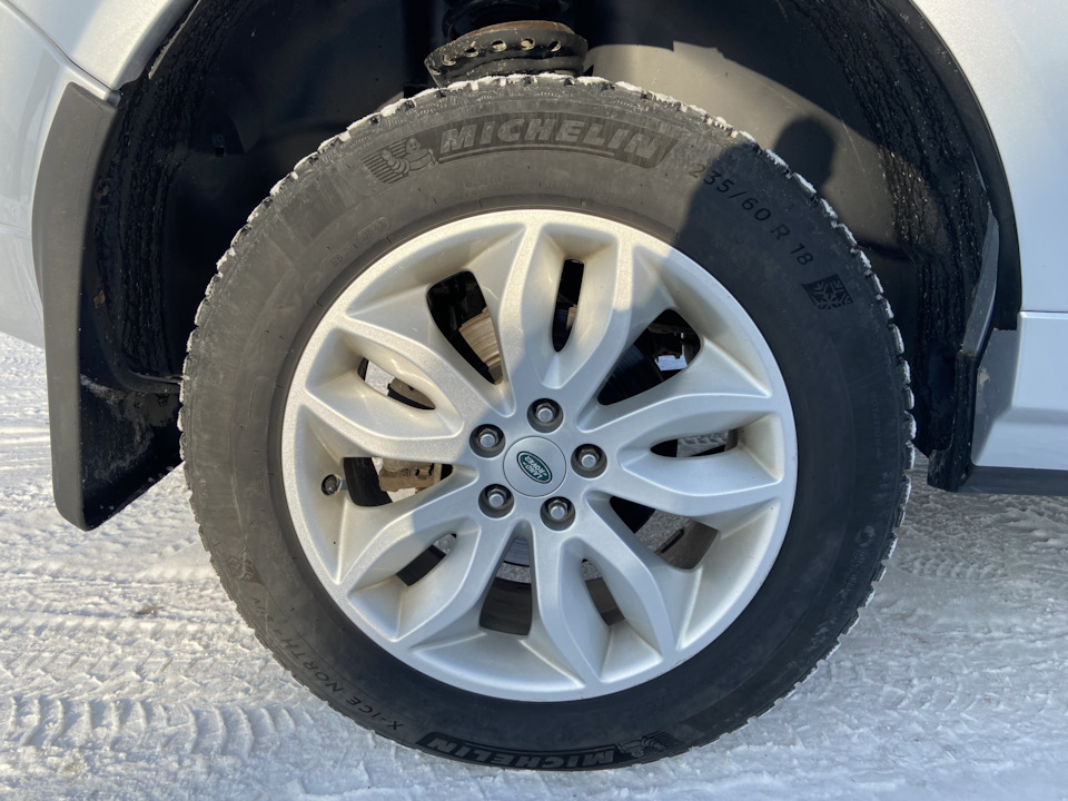 Шины зимние шипованные Michelin 235/60 R18. Б/у | 60 000 ₽ в городе ...