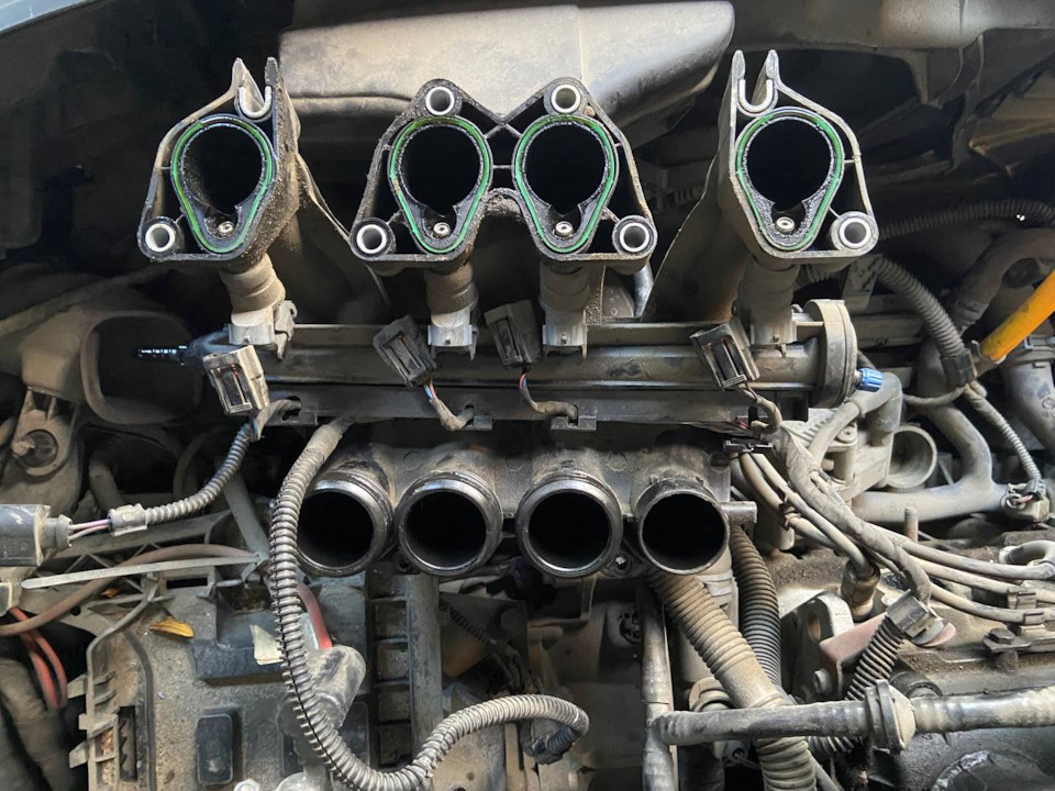 А вот и нижняя часть коллектора, тоже всё не очень — Volkswagen Golf Plus