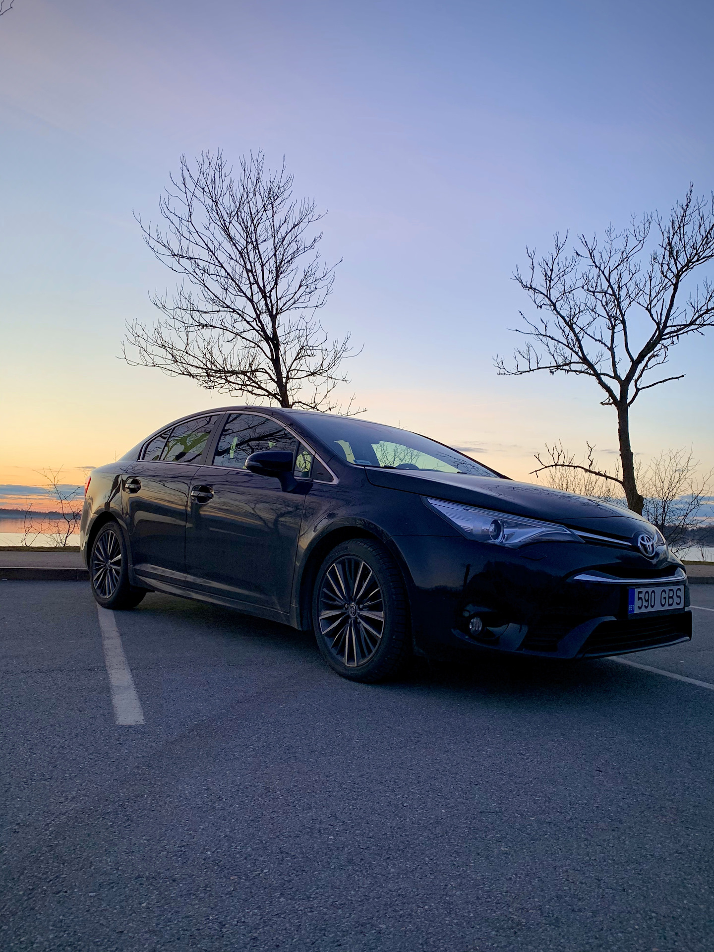 Фото рабочей стороны ( на другую птичка нагадила) — Toyota Avensis III, 2  л, 2016 года | фотография | DRIVE2