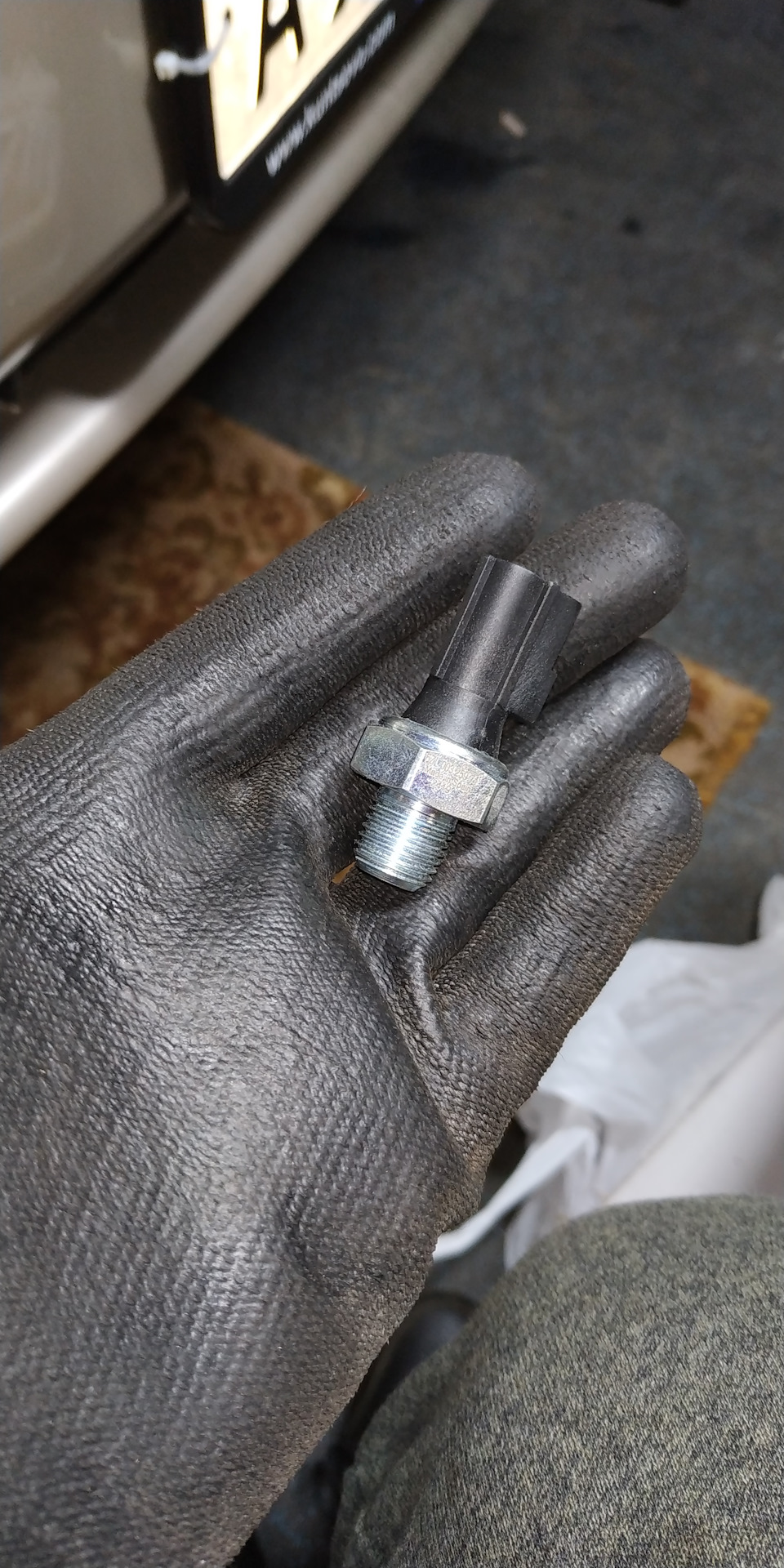 Замена датчика давления масла и прокладки КХХ! — Mazda Tribute, 2 л ...