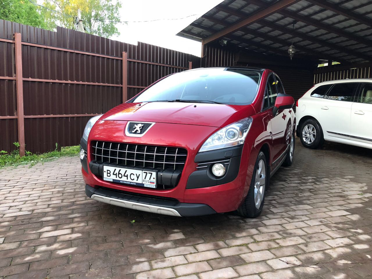 Peugeot 3008 отзывы. Машина Peugeot 3008. Пежо 3008 1. Пежо 3008 2012г. Peugeot 3008 1.6.