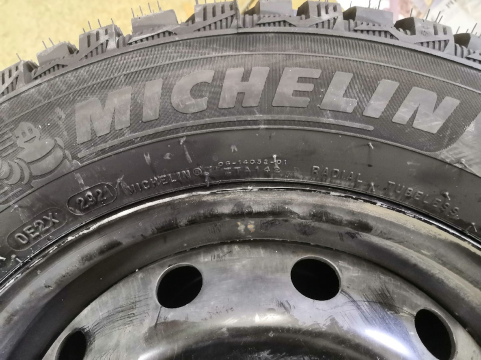 Зимние шины Michelin X-Ice North 4 185/65 R15 92T шипы — Lada Vesta SW ...