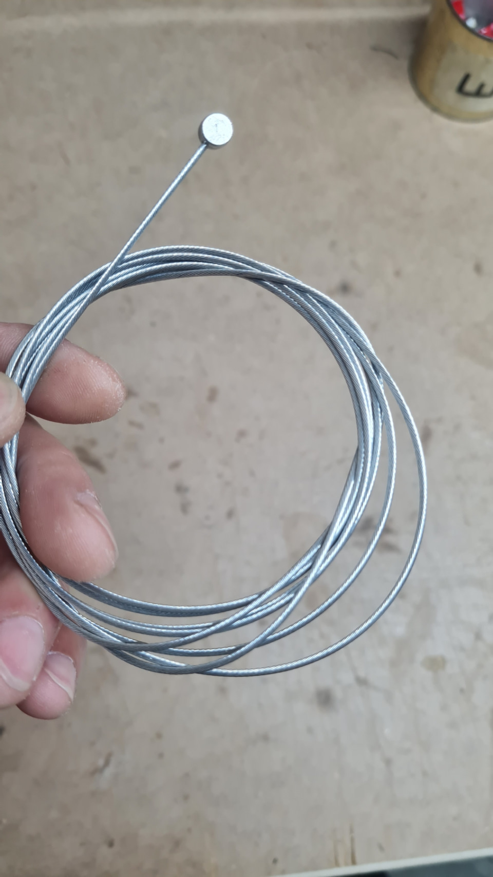 Замена тросика капота — Lada 4x4 3D, 1,7 л, 2017 года | расходники | DRIVE2