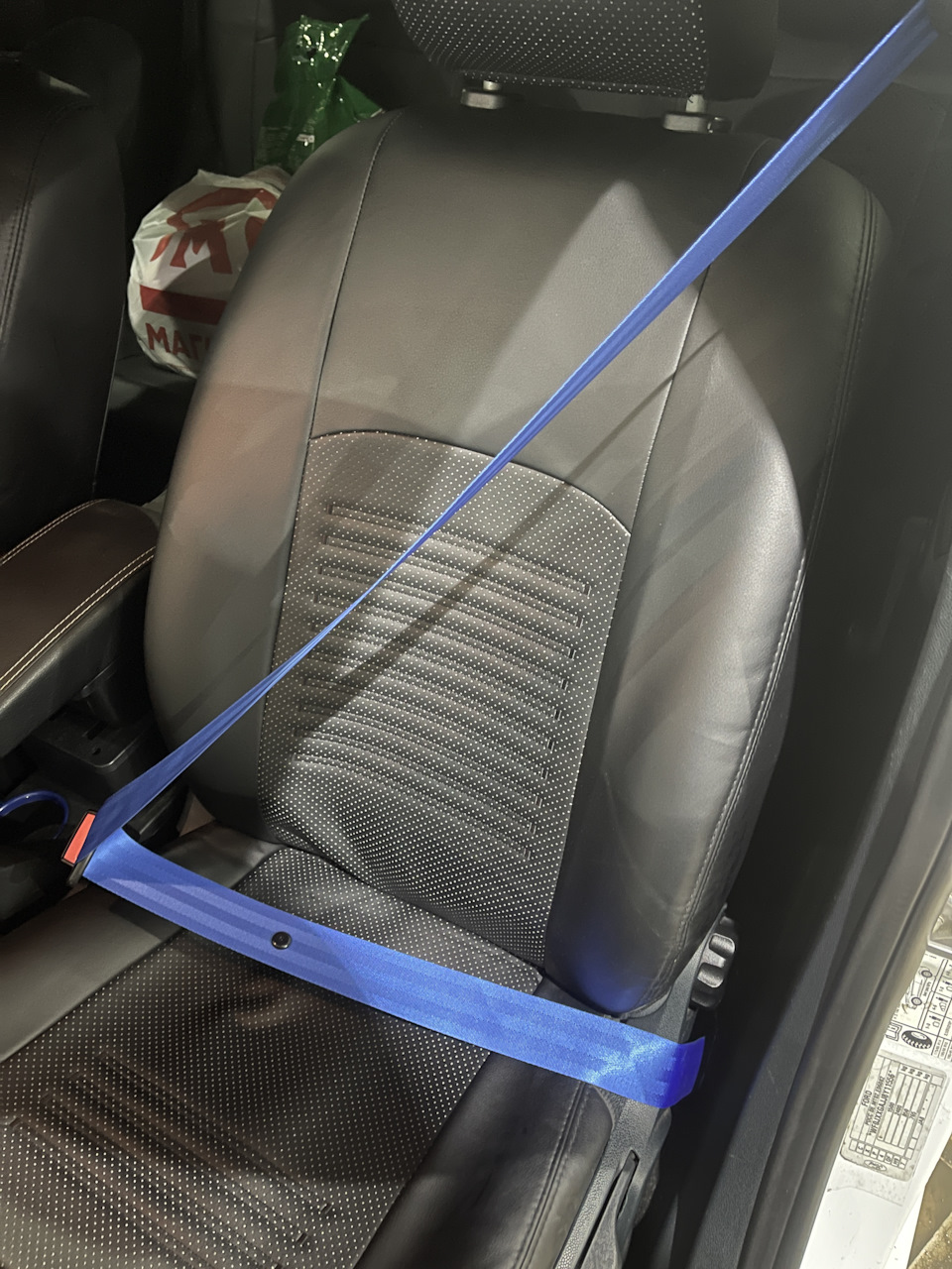 20 Перешил ремни безопасности — Ford Fiesta (Mk VI), 1,6 л, 2008 года ...