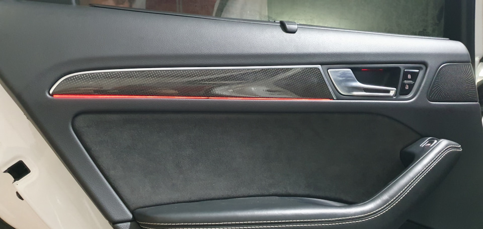 два — Audi Q5 (1G)