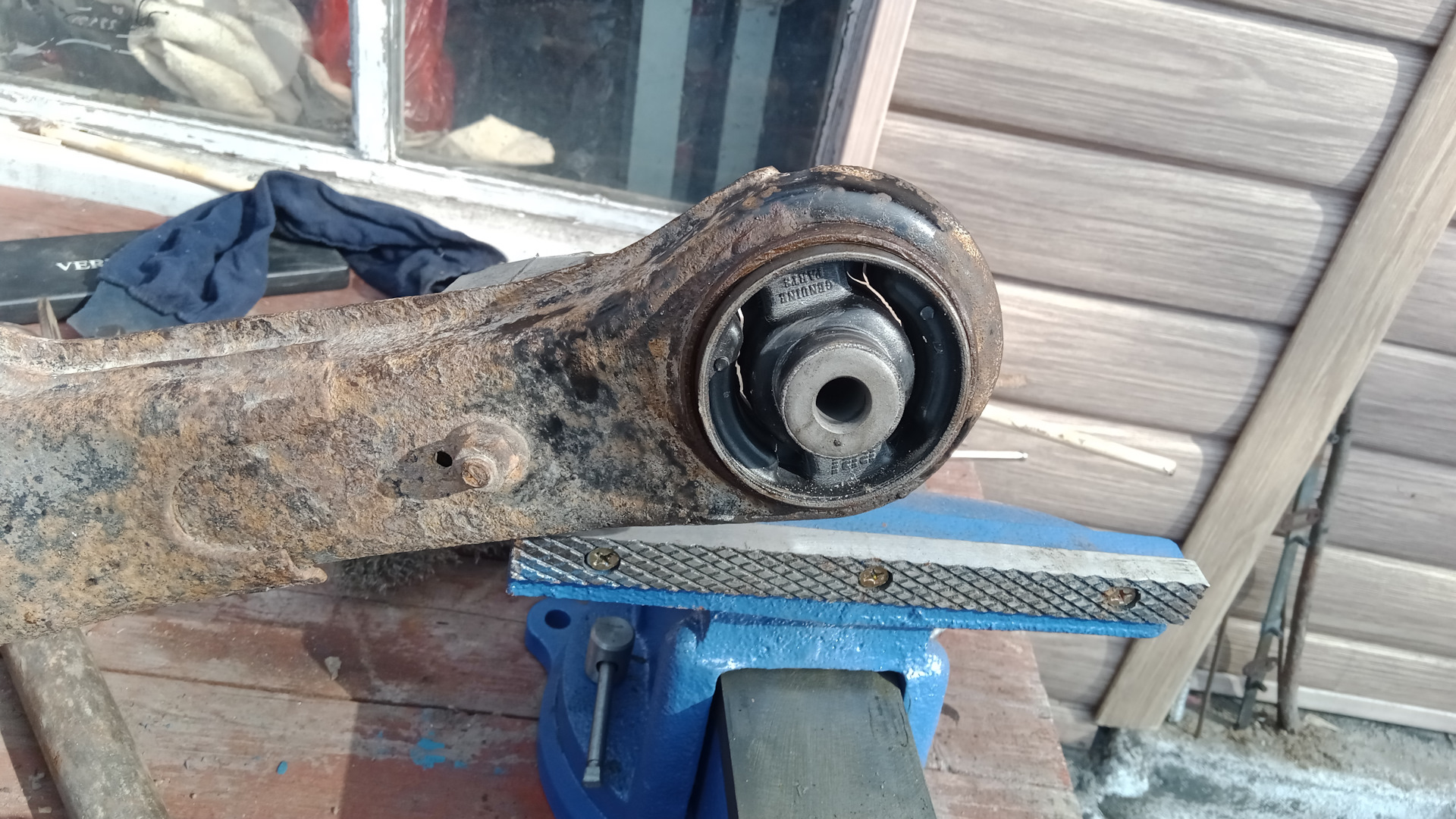 Сайлентблоки заднего продольного рычага Volvo S40 1 — Volvo S40 (1G), 2 ...