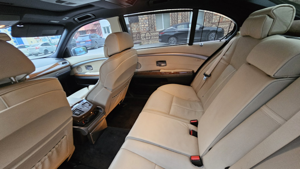 Фото в бортжурнале BMW 7 series (E65/E66)