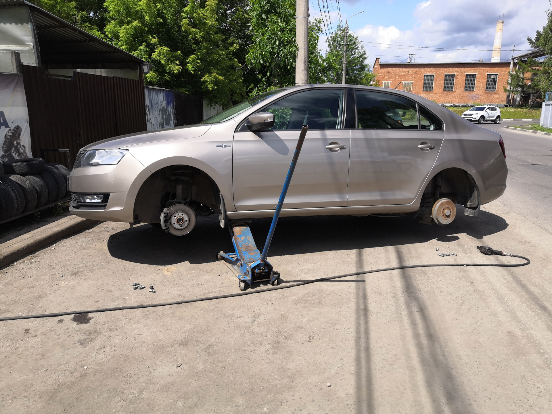 Новые летние тапки Yokohama для Рапид. — Skoda Rapid (1G), 1,6 л, 2019 ...