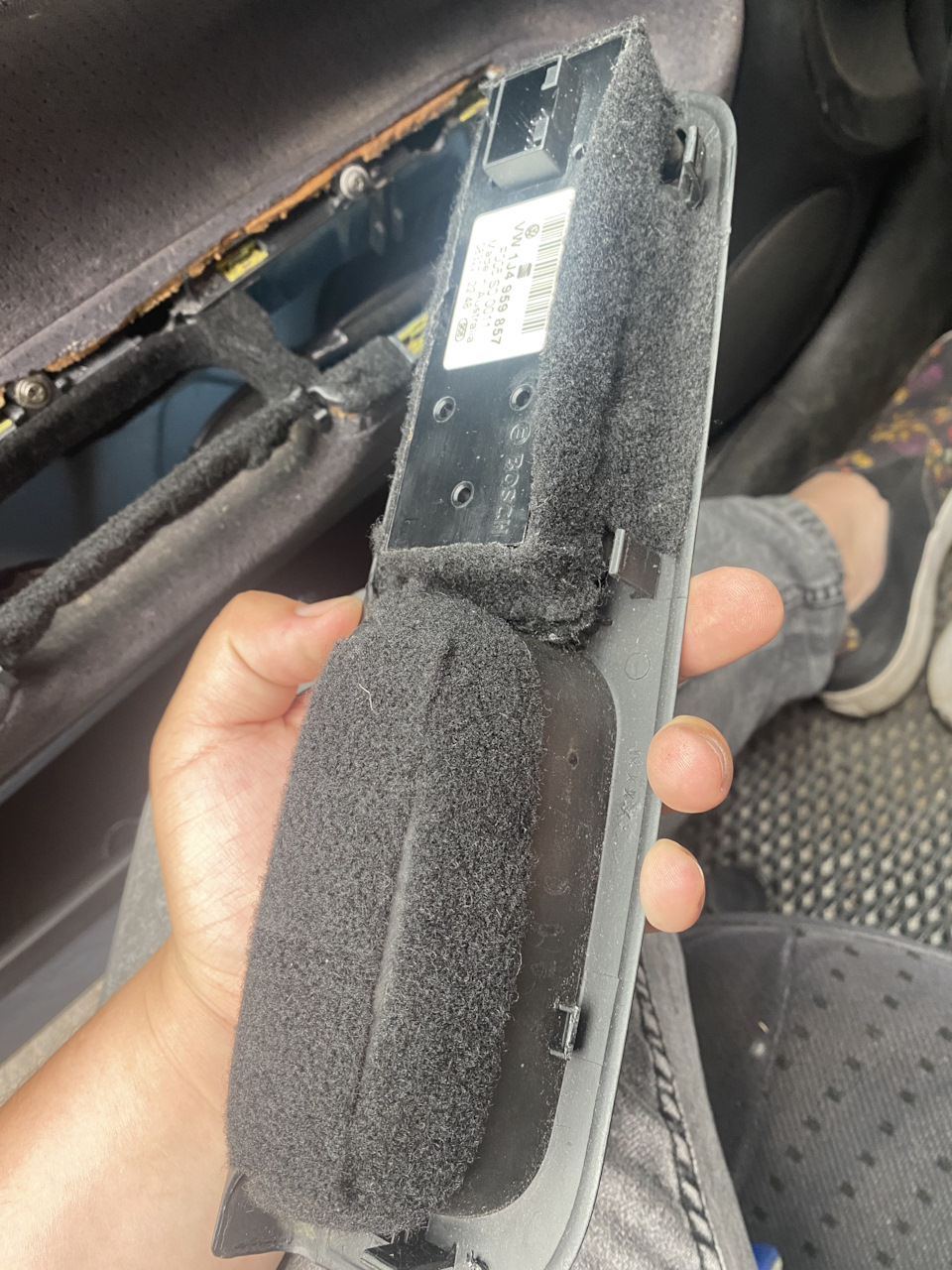 Скрип ручки водительской двери и вопрос по магнитоле — Volkswagen ...