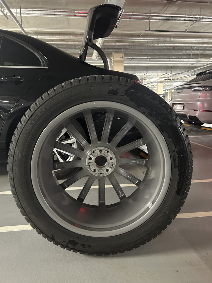 Литые диски Mercedes 9,5Jx22 ET45 5x112 на Mercedes-Benz GLS (X167). Б ...