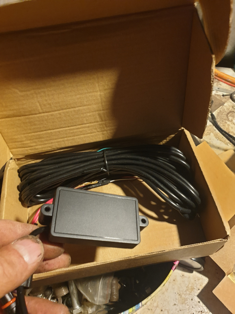 Бесконтактное открытие багажника/датчик "пинка" — Lada 4x4 5D, 1,7 л ...