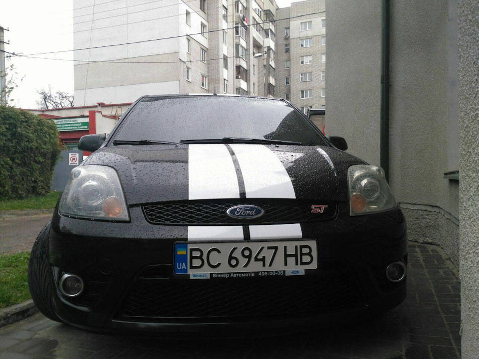 Поклейка смуг ) — Ford Fiesta ST (Mk V), 2 л, 2007 года | стайлинг | DRIVE2