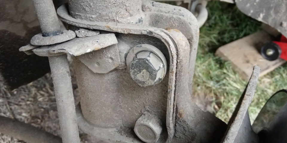 Одиночный стук при торможении и разгоне — Lada 21124, 1,6 л, 2006 года ...