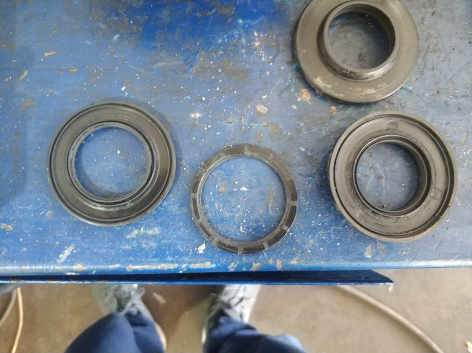 Закусывает пружину при повороте руля. Решено. — Nissan Wingroad (Y11 ...