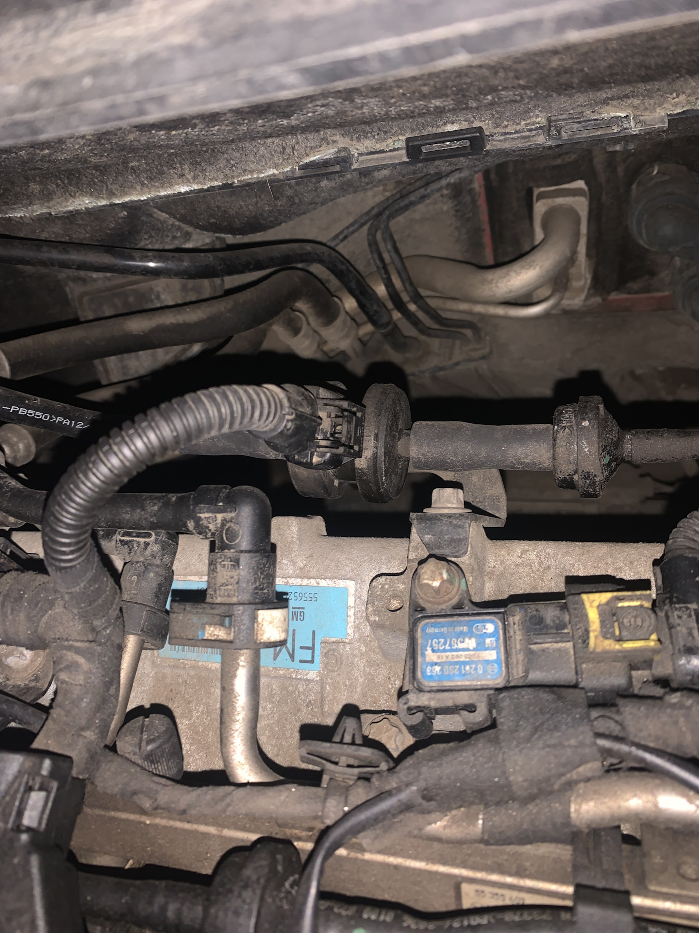 Замена клапана топливного бака. Клапан вентиляции Opel Astra. Клапан вентиляции топливного бака Toyota.