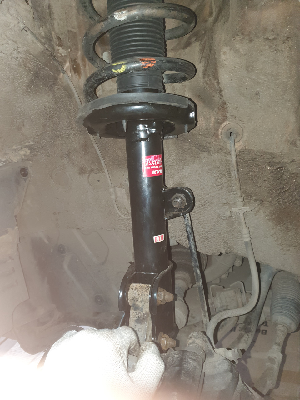 амортизатор хендай соната 2010. пружина передней стойки амортизатора santa fe 2. замена передних амортизаторов хендай. 0 2011. замена передних амортизаторов хендай.