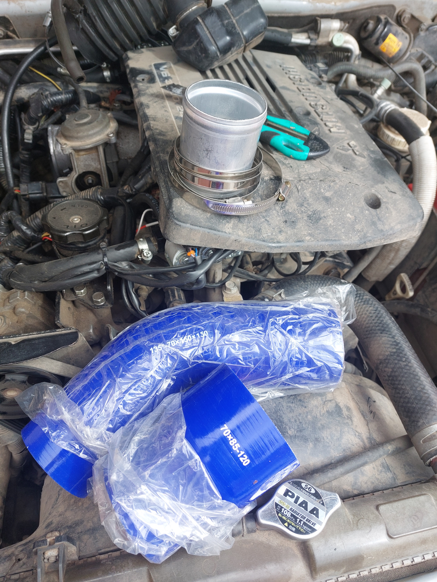 #1. Патрубок дроссельной заслонки. — Mitsubishi Montero Sport (1G), 3 л ...