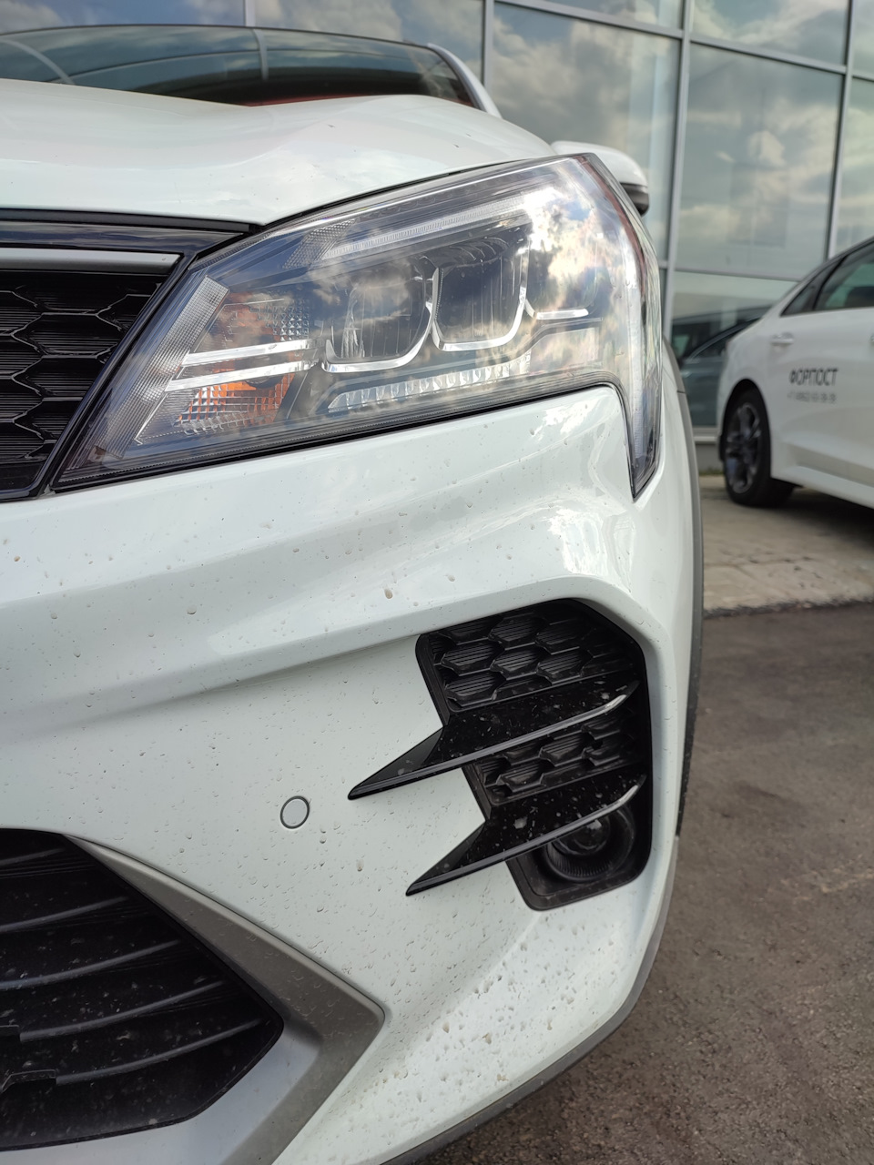 Снял крупным планом Led-свет Kia Rio X в комплекции Premium — KIA Rio X-Line
