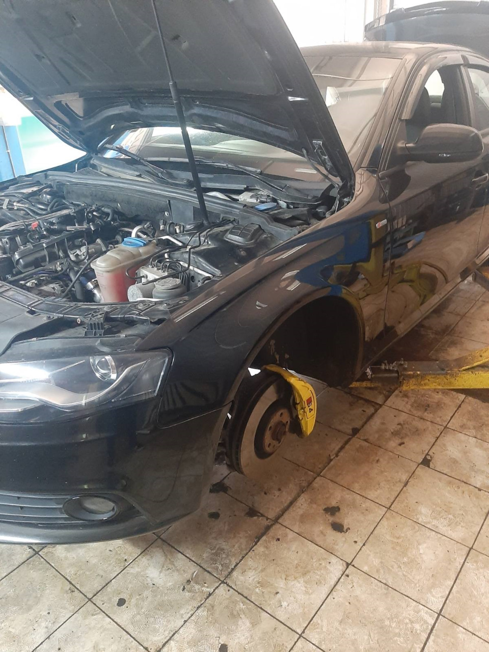 в разборе весит ждет своего часа — Audi A4 (B8)
