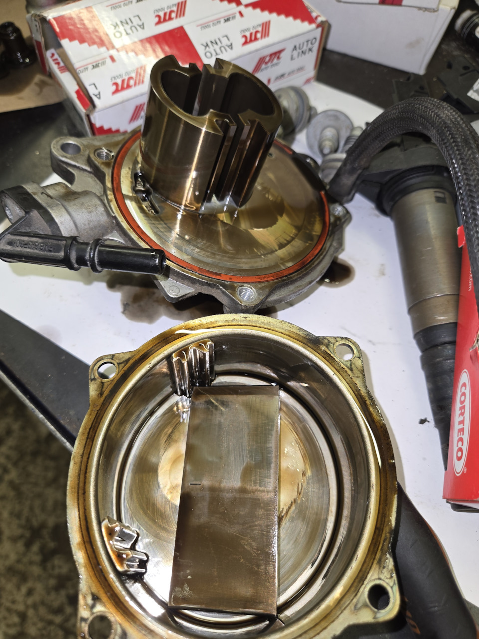 Вакуумный насос потертый — BMW 1 series (F20)